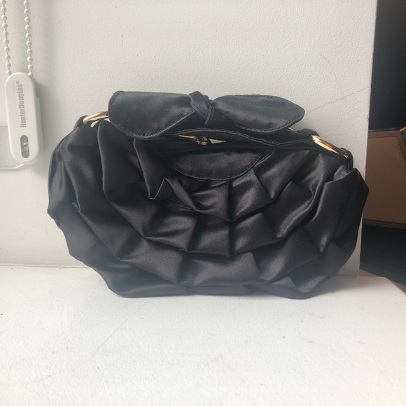 Felix Rey Black Ruffle Hand Bag - Picture 2 of 4